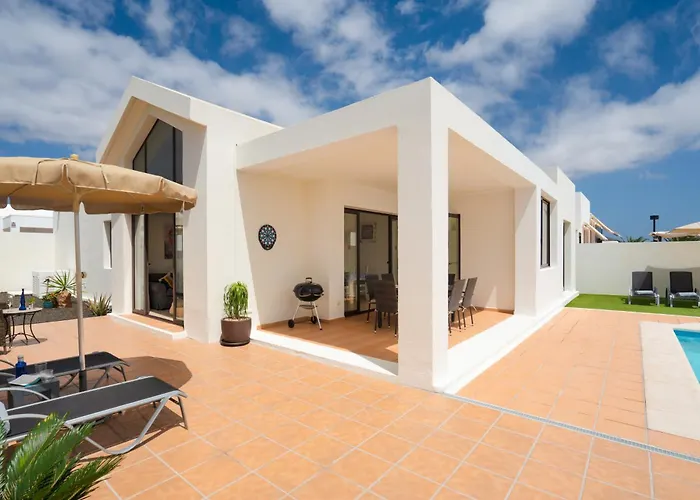 Juabel Villa Playa Blanca